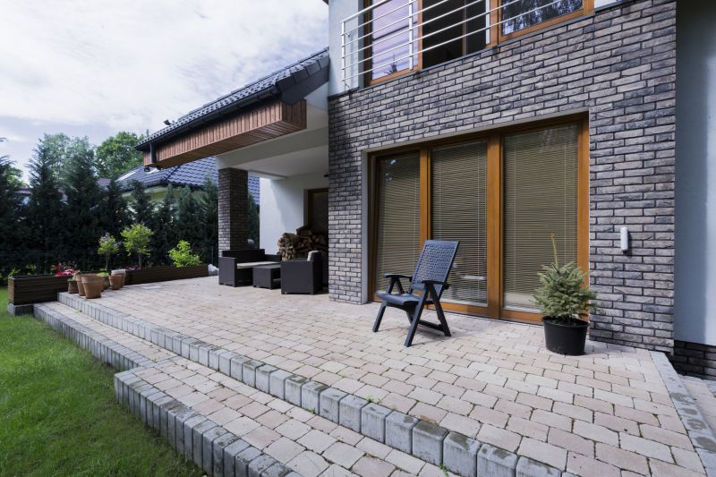 Outdoor Patio with Pavers